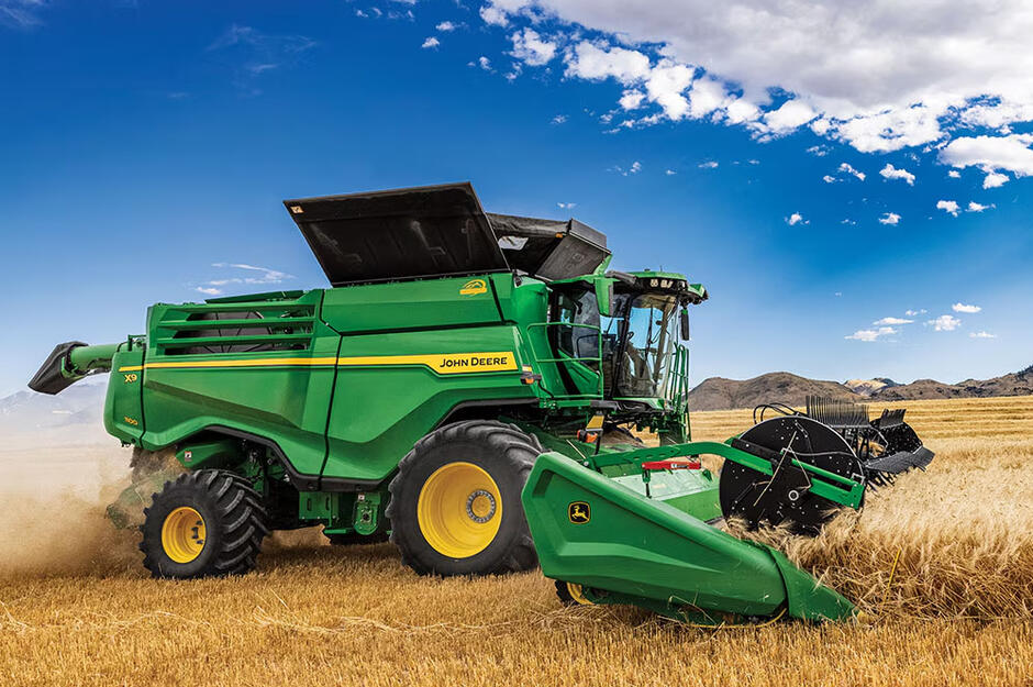 John Deere обновява комбайните X9 и S7