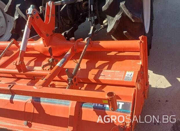 Трактор KUBOTA, модел GL32 с кабина.
